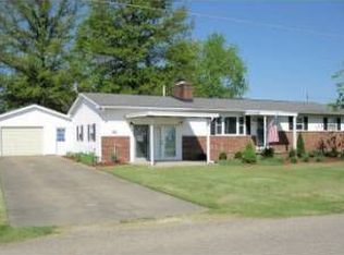 3648 School House Rd, Little Hocking, OH 45742