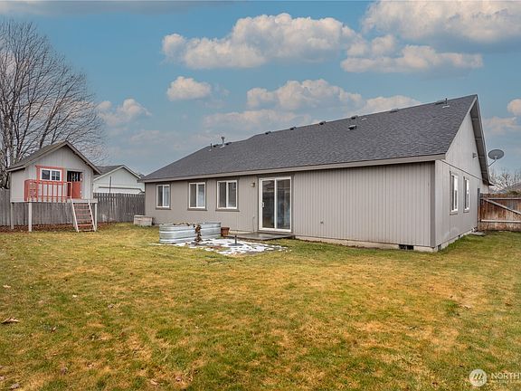 2nd image of 1417 S Cougar Drive