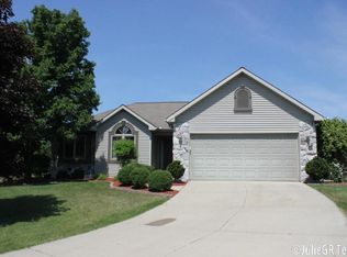 6465 Bentree Ct SE, Grand Rapids, MI 49508