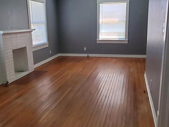 2nd image of 1748 Elm St