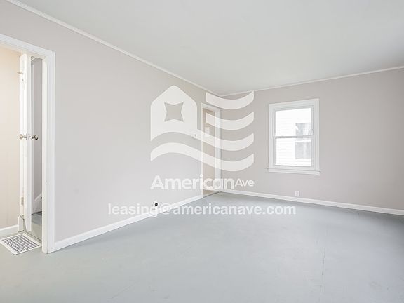 1836100_003_living_room_13684106.jpg