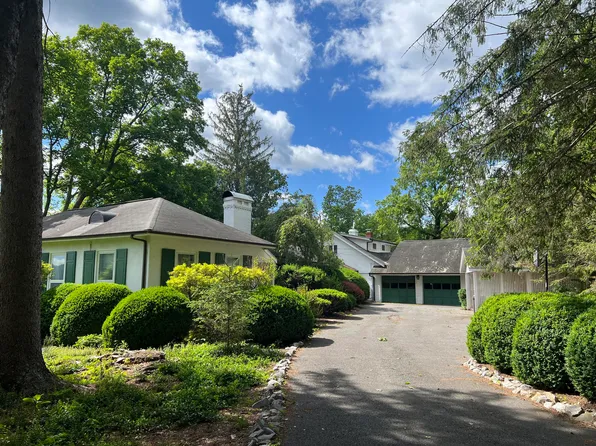 129 Deerfield Rd, Caldwell, WV 24925