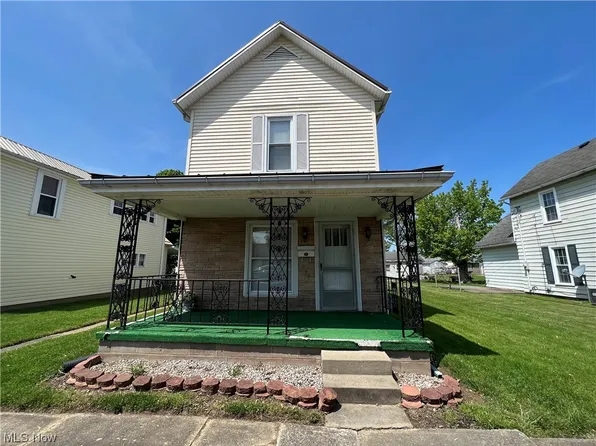 462 McKinley Ave, Newcomerstown, OH 43832