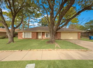 2703 Peachtree Ln, Pantego, TX 76013
