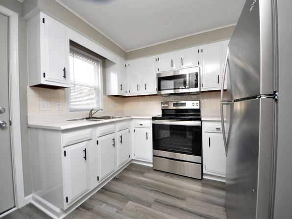 301 Granada Dr #305