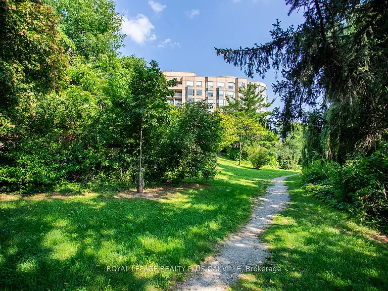 2511 Lakeshore Rd W #718 — Photo 40