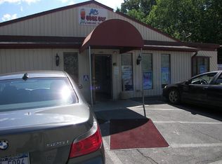 439 Candlewood Lake Rd, Brookfield, CT 06804