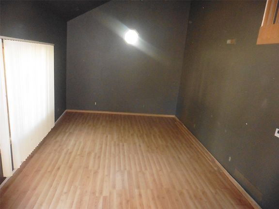 3rd image of 1820 Richmond Ave
