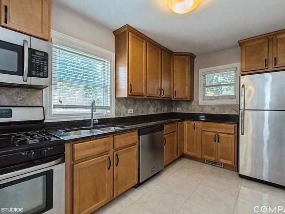 4th image of 512 S Hough St #1