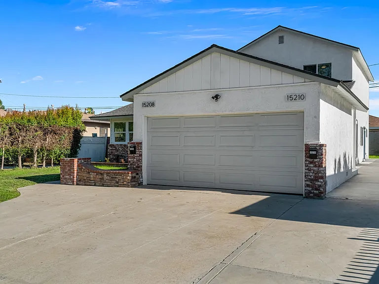 15208 Fernview St #15208 — Photo 25