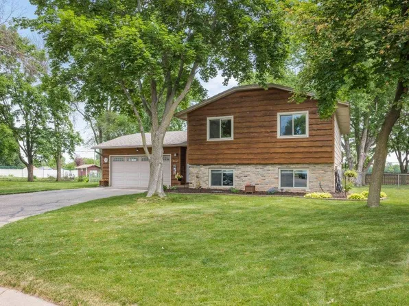 9562 99th Ave N, Maple Grove, MN 55369