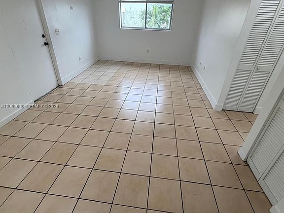 2nd image of 1501 W 42nd St APT 201