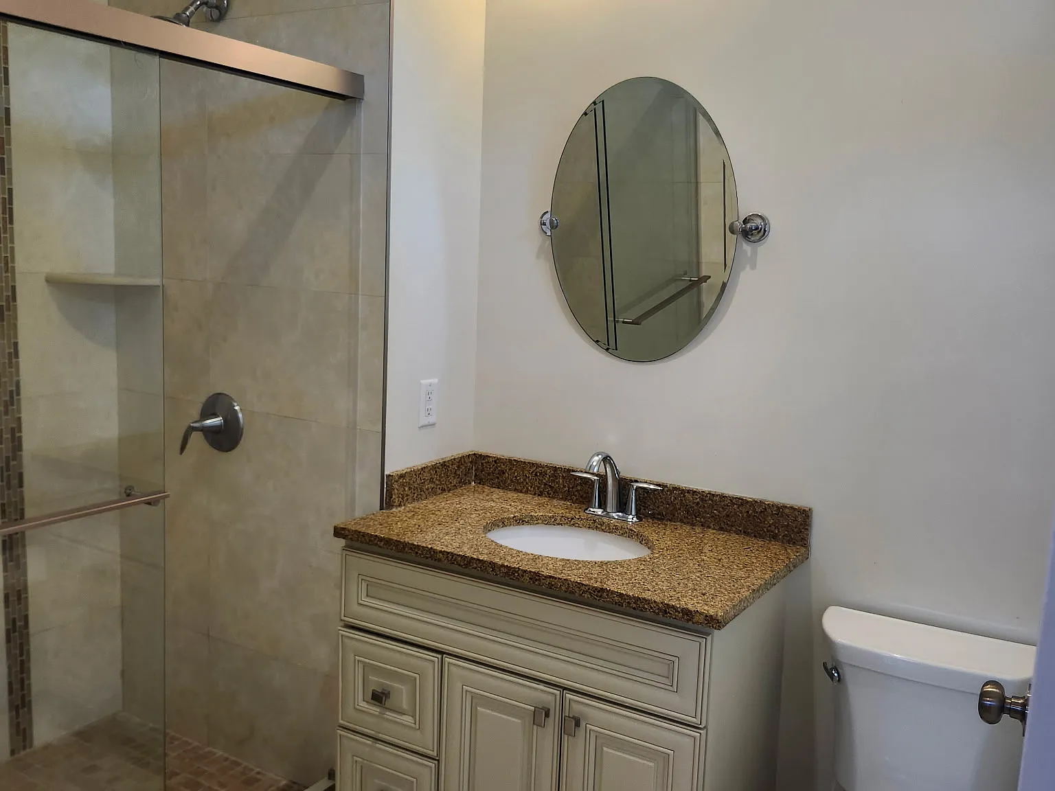 2 bed, 1000 sqft, $3,200 — Photo 4