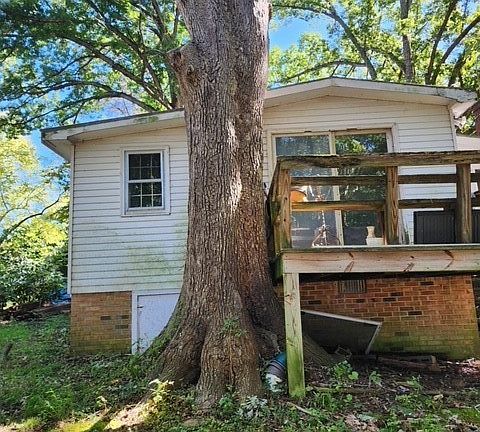 3rd image of 101 Mineral Ave