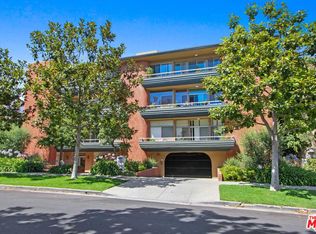 818 S Gretna Green Way #301, Los Angeles, CA 90049