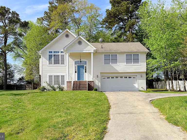 46231 Sylvan Ct — Photo 1