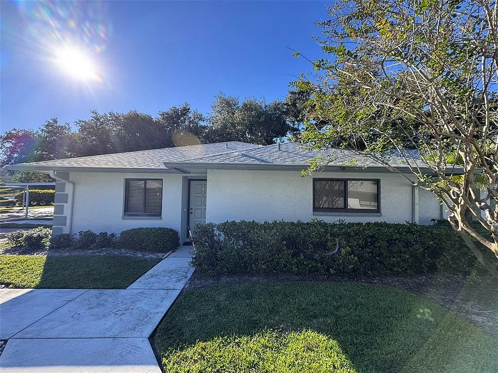2 bed, 2.0 bath, 1110 sqft, $2,100 — Photo 2