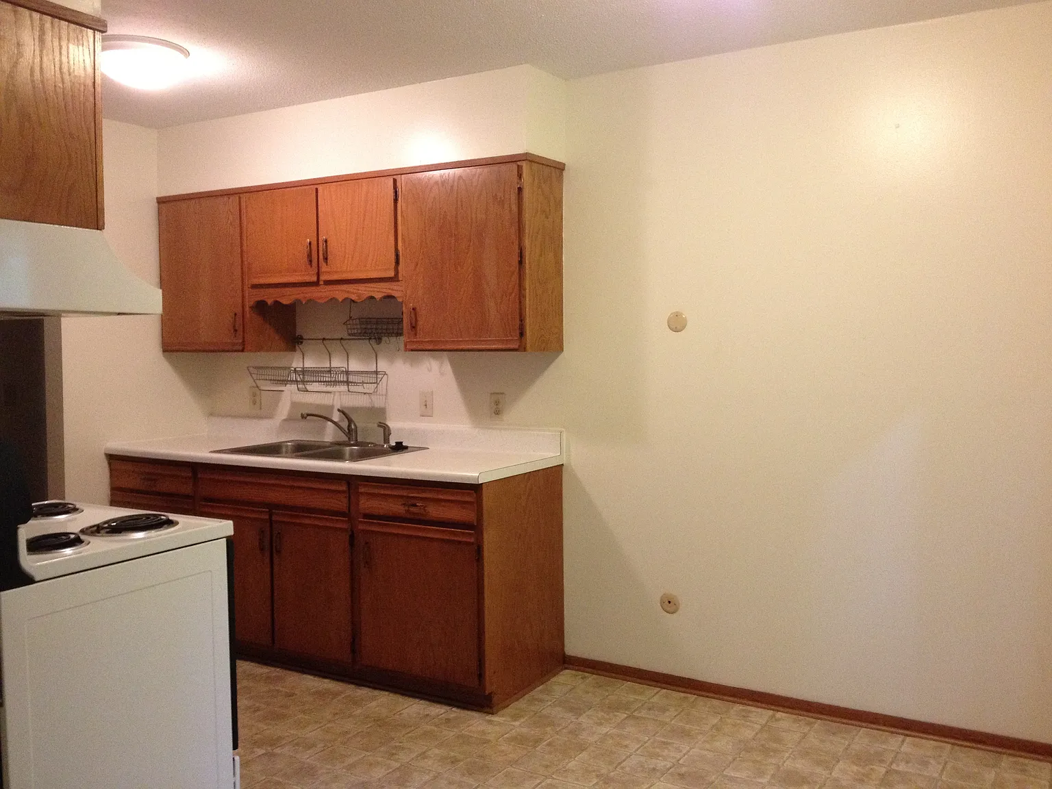 1 bed, 650 sqft, $1,150 — Photo 3