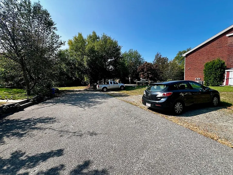 572 Main St #B — Photo 20