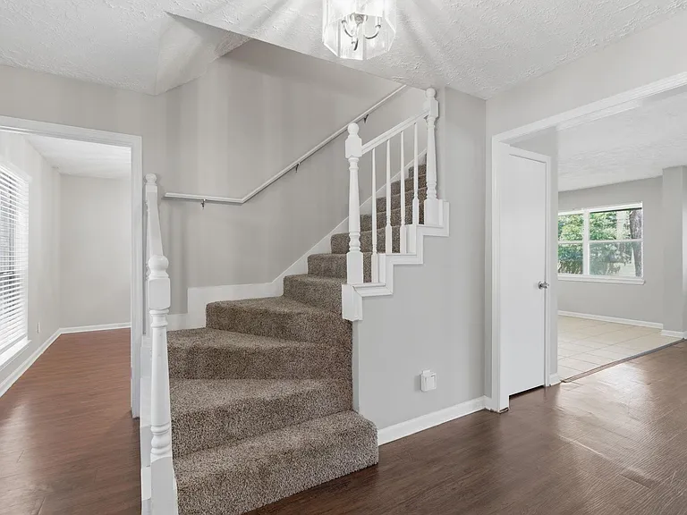 1122 Tigris Ln — Photo 17