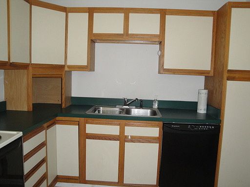 3rd image of 410 N Hill Ave