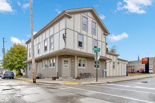 527 W Main St #B Photo 1