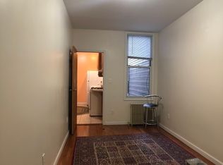 60-55 55th St #1R, Maspeth, NY 11378