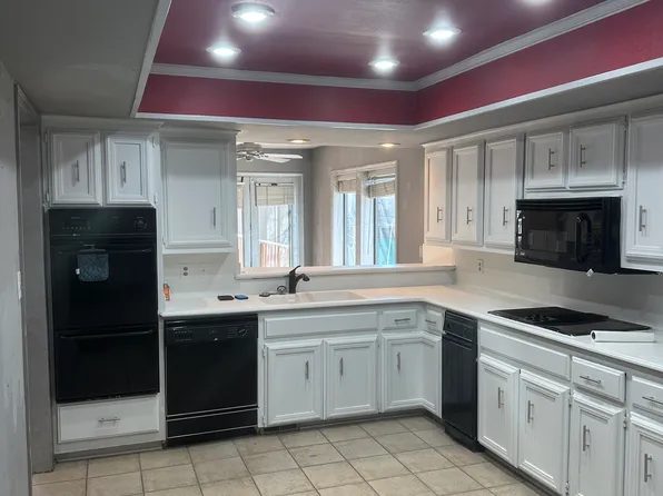 5924 S Atlanta Pl E, Tulsa, OK 74105