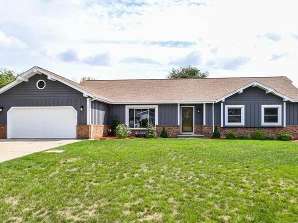 29741 Clover LANE, Waterford, WI 53185