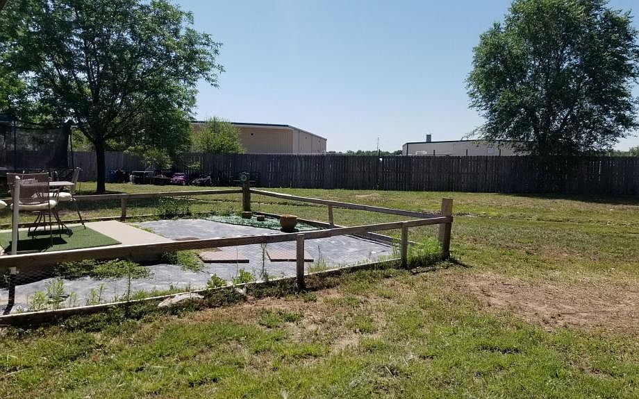 2nd image of 1600 42nd St