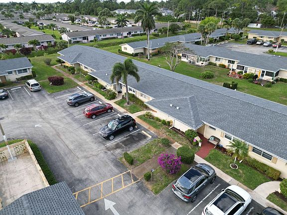 3rd image of 2581 Barkley Drive W Apt D