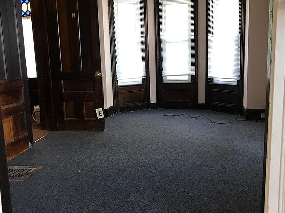 2nd image of 21 Charles St