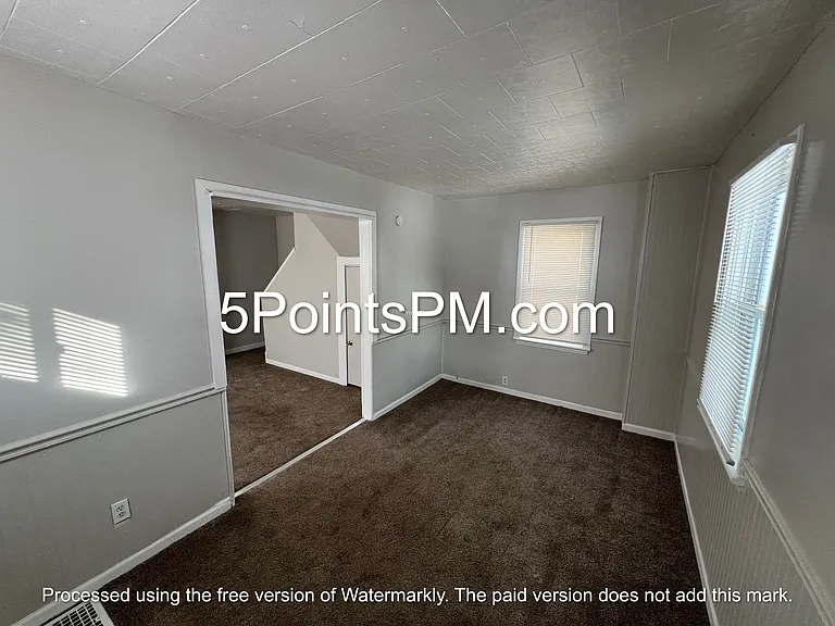 7805 Bancroft Ave — Photo 10