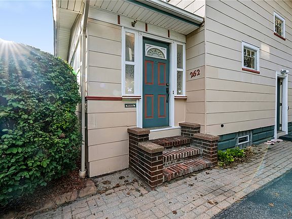 4th image of 262 Merrill St