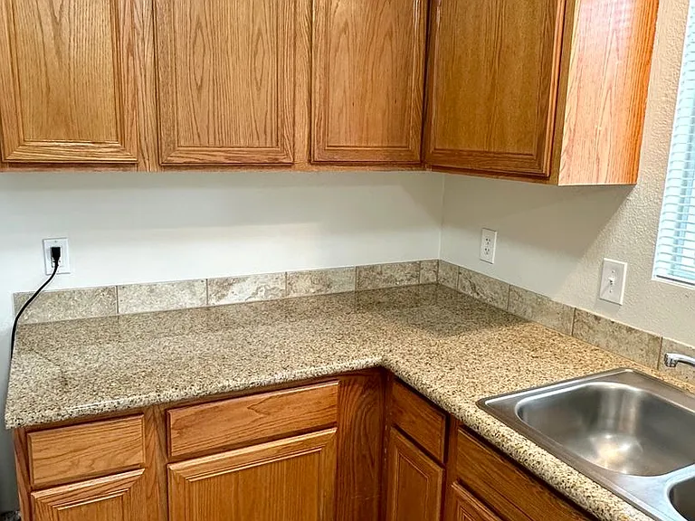 305 6th Townhomes Ave — Photo 5