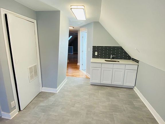 4th image of 506 Ferry St #9699892