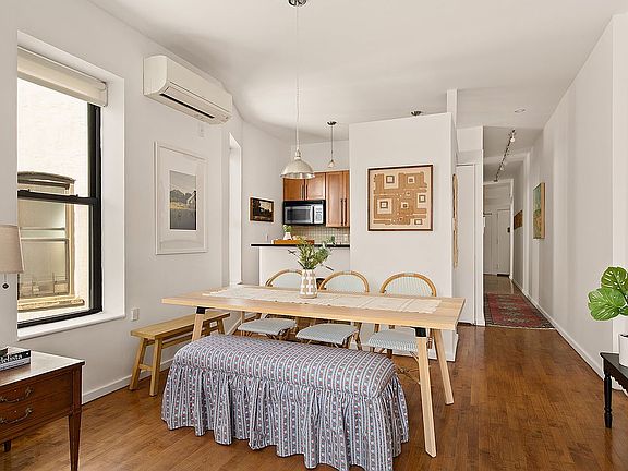 2nd image of 176 Sterling Pl APT 6R