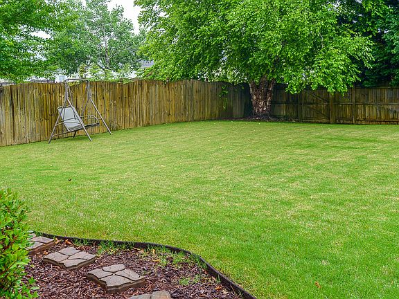 4th image of 5042 Patriot Park Dr SE
