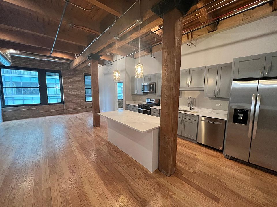 1st image of 11 E Illinois St Unit 501