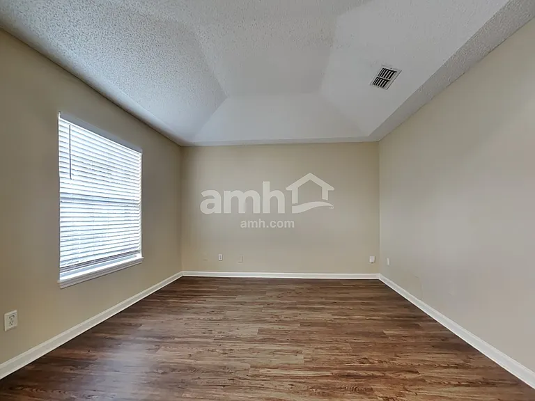 334 Turtle Dove Dr — Photo 4