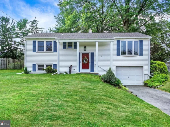 16 Forest Hills Rd, Red Lion, PA 17356