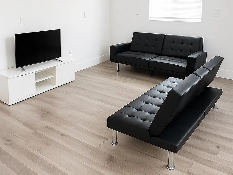 608 W 42nd St #608 — Photo 8