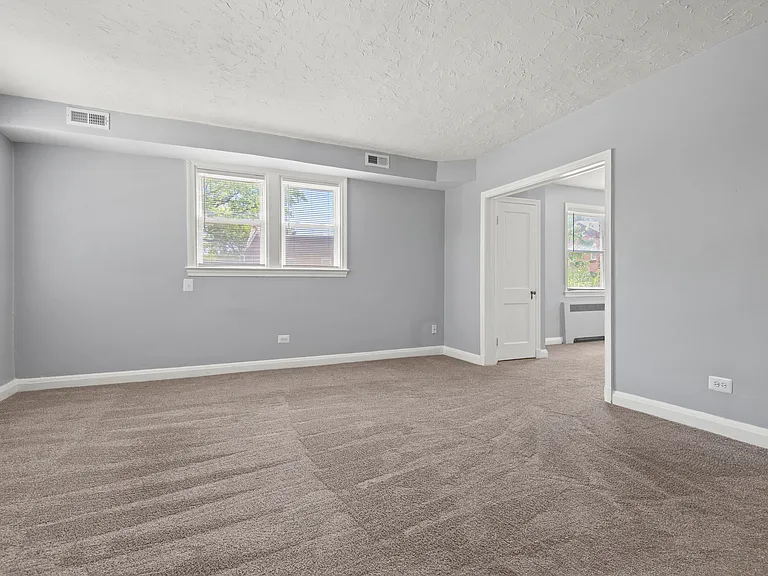 2600 N Longwood St — Photo 8
