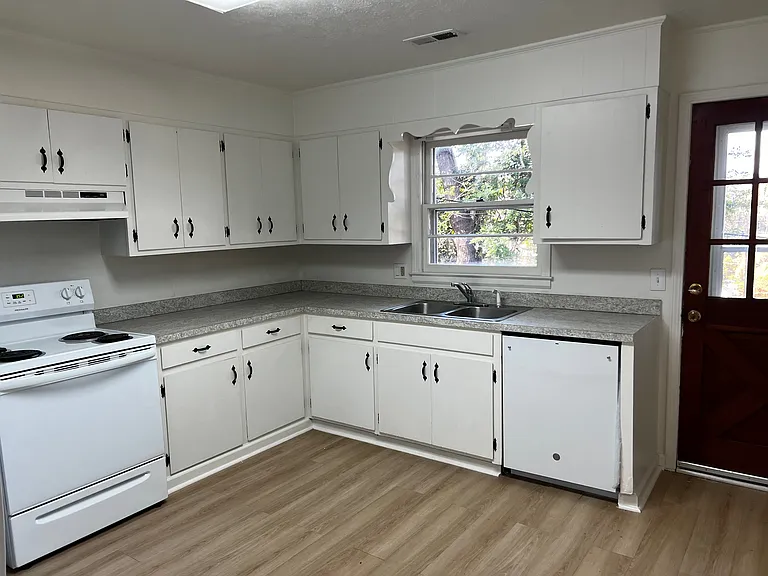 131 Freedom Dr #I — Photo 6