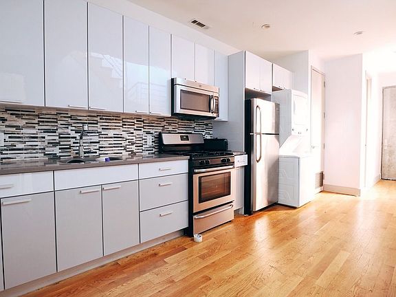2nd image of 267 Kosciuszko St APT 4