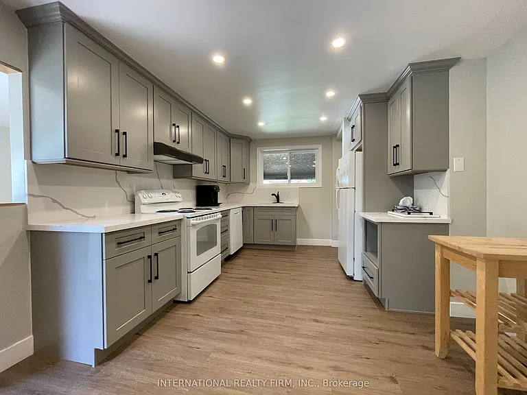 32 Jasper Dr — Photo 4