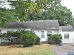 40 Mountain View Rd, Cresskill, NJ 07626