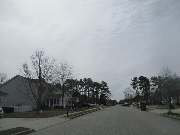 5th image of 412 Holly Ave