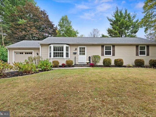 78 Taylor Ter, Hopewell, NJ 08525