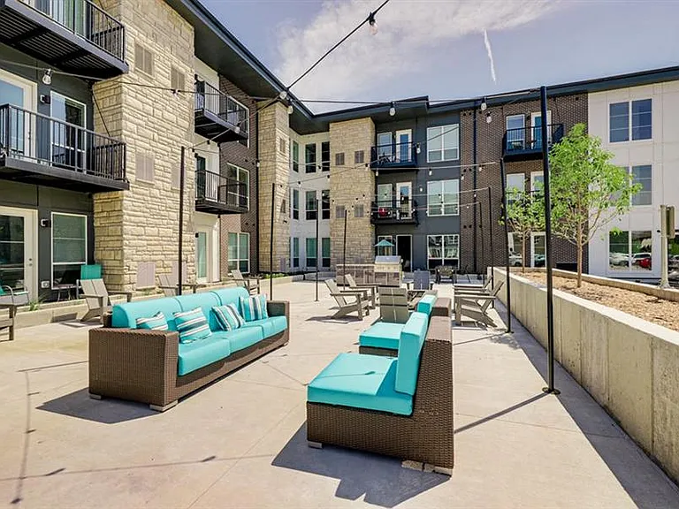 Maven Apartments — Photo 22